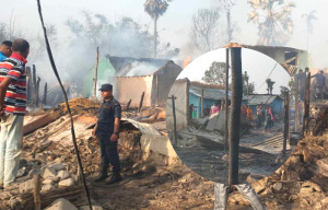 बस्तीमा आगलागी हुँदा २२ घर जले