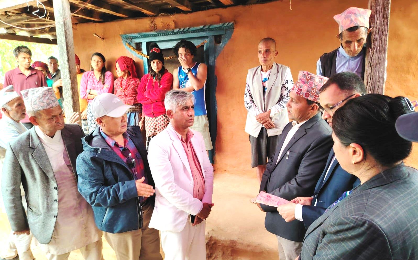 आगलागीमा मृत्यु भएकाको परिवारलाई प्रदेश सरकारद्वारा १ लाख