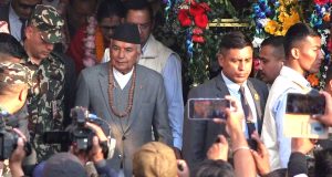 पशुपतिनाथमा चार लाखभन्दा बढी भक्तजन, राष्ट्रपतिले गरे पूजा