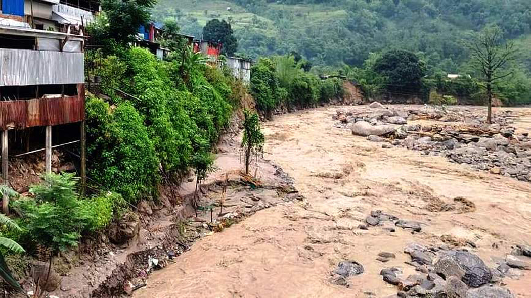 दुई दिन भारी वर्षा हुने अनुमान, ३४ जिल्लामा रात्रि बस सञ्चालनमा रोक