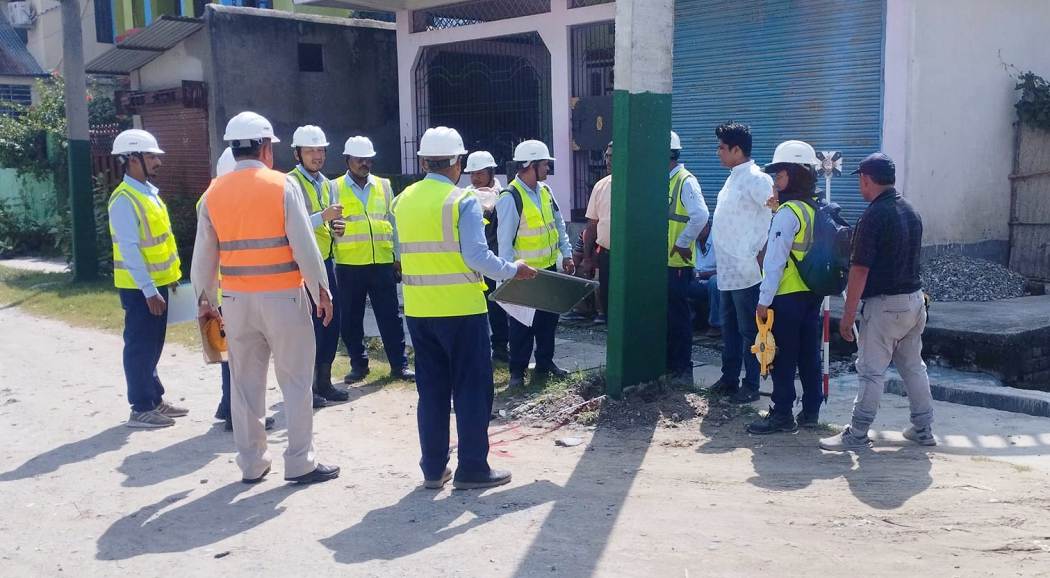 विराटनगरमा खानेपानीका लागि नयाँ पाइपलाइन बिछ्याइँदै