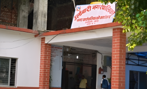 उर्लाबारीका मेयर खरेलमाथि मुक्का प्रहार