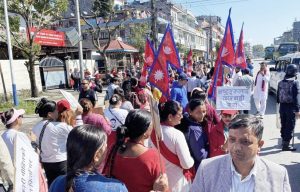 पोखराको सडकमा रवि लामिछानेका समर्थक