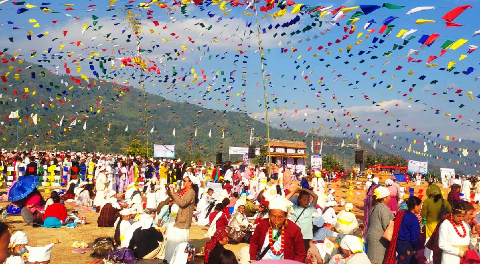 इलामको लारुम्बामा किरात धर्मावलम्बीको जमघट (फोटो फिचर)