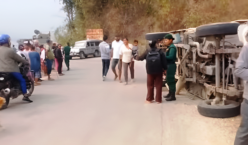 इलामको दानाबारीमा गाडी दुर्घटना, २२ घाइते