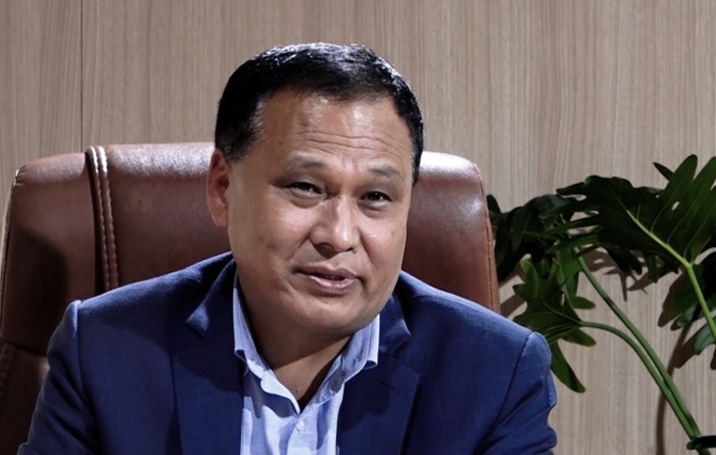 हटाइए कुलमान घिसिङ