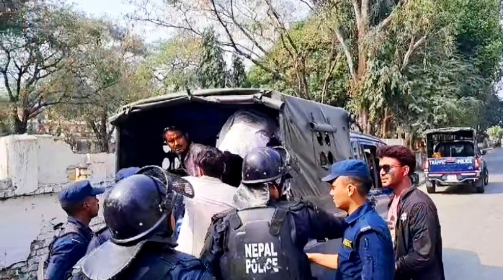 महेन्द्र मोरङमा तोडफोड, स्ववियु सभापतिसहित ६ जना पक्राउ