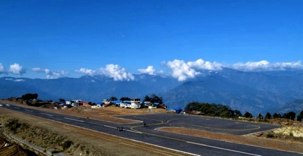 सुकेटार विमानस्थलमा उडान सुरू