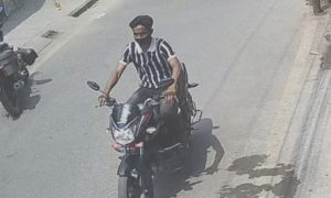 मोटरसाइकल चोरेर भारतमा बेच्नेहरू पक्राउ