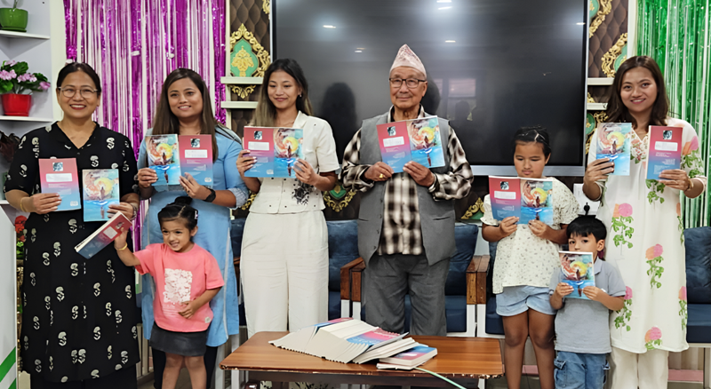 तीन पुस्ताले एकसाथ सार्वजनिक गरे सुमनको ‘अभ्युदय’