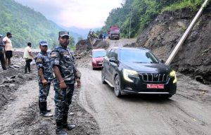 एकतर्फी सञ्चालनमा आयो कोशी लोकमार्ग
