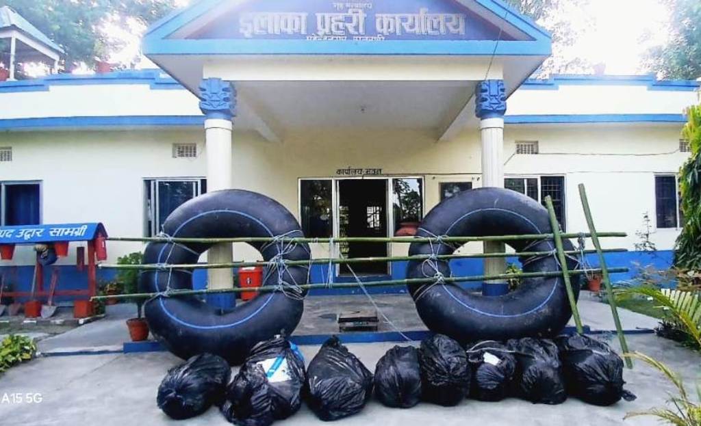 कोशीमा बग्दैबग्दै आयो २ सय किलो गाँजा
