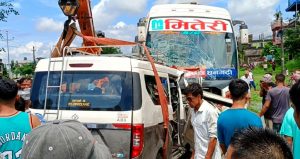 बस र माइक्रो ठोक्किंदा ७ को मृत्यु, १८ जना घाइते
