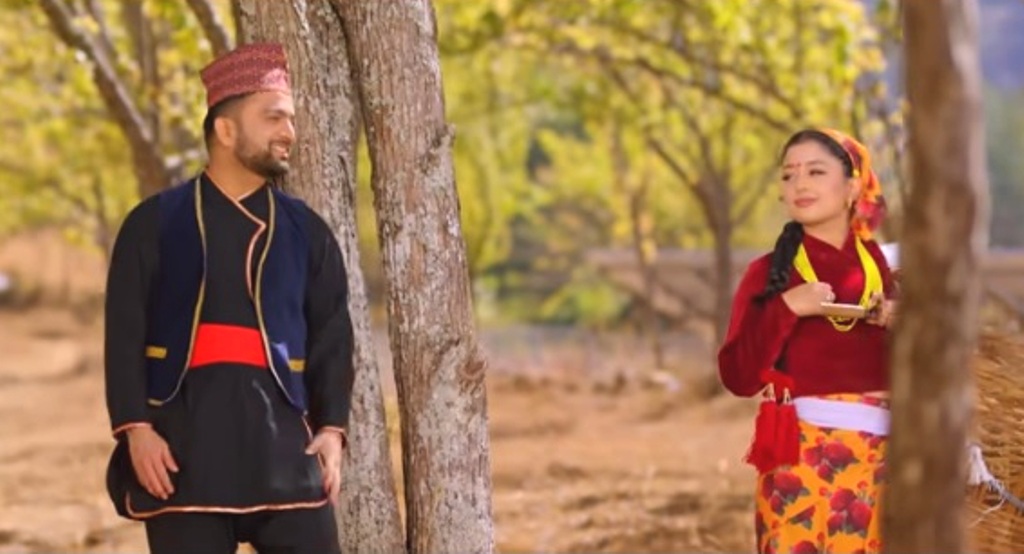 चर्चा कमाउँदै ‘चिउरी पातैमा’