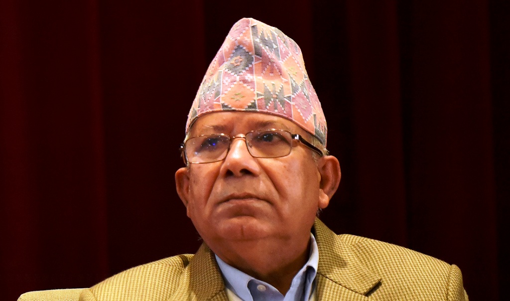 भ्रष्टाचार मुद्दा दायर भएपछि पूर्वप्रधानमन्त्री नेपाल सांसदबाट निलम्बित