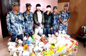 सुन-चाँदीको जलप लगाएको गहनासहित २ भारतीय पक्राउ