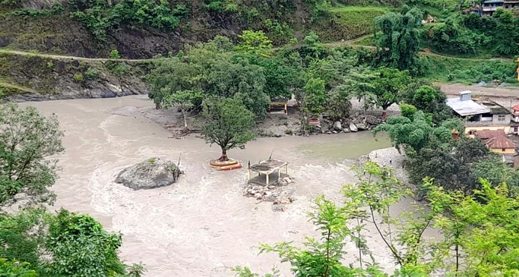 विश्वकै ठूलो शालिग्राम शिला कालीगण्डकीमा डुब्यो