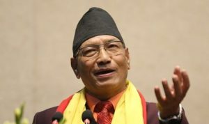 ‘आकाशै आकाश भाग्नेले के को धर्तीको शासन ?’