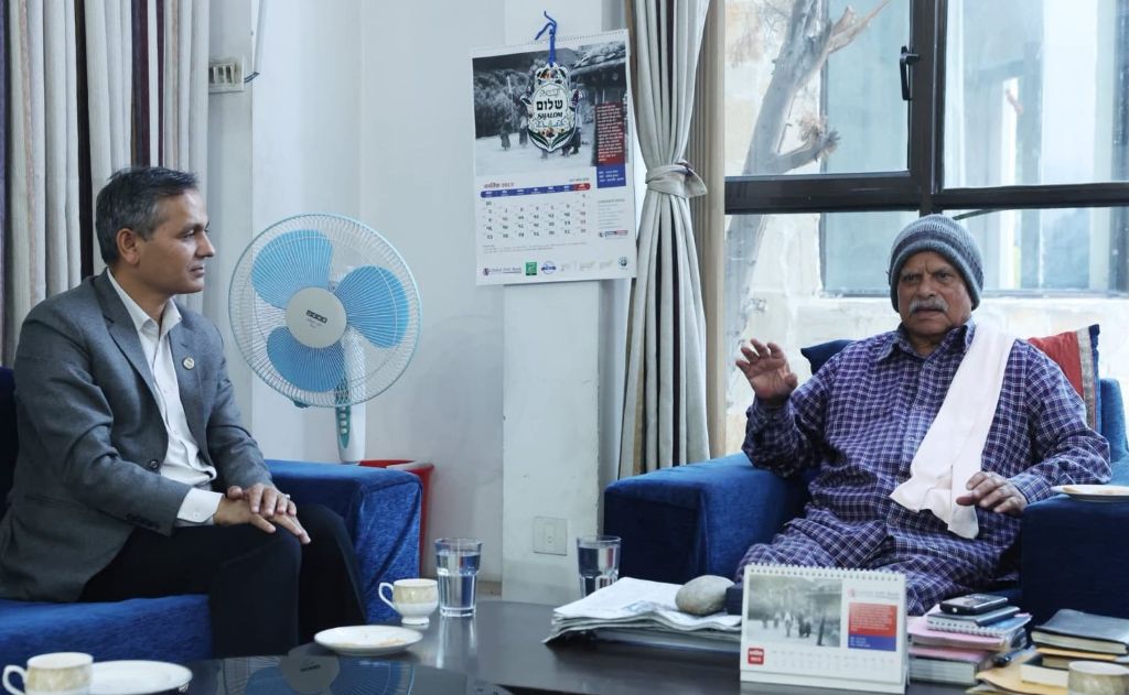 ‘अब चुनावभन्दा दायाँबायाँ सोच्नु हुन्न’