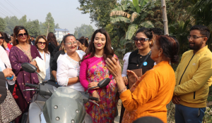 बालेनकी श्रीमती सविनाको नेतृत्वमा चुनावी घरदैलो