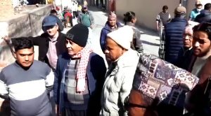 कांग्रेस कार्यकर्ताले गरे कार्यालय घेर्दै विशेष महाधिवेशन माग