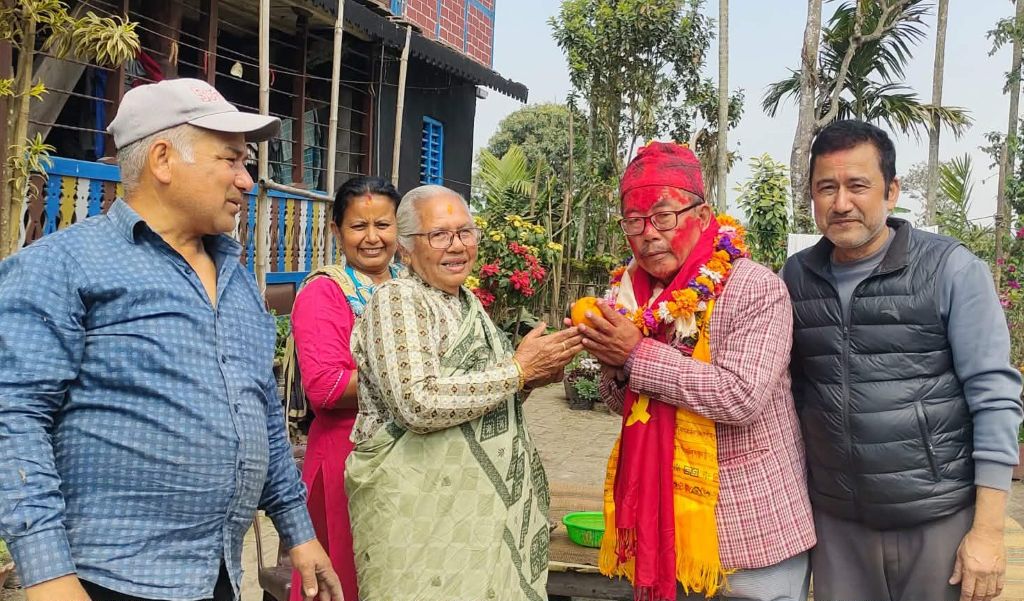 मोरङ-३ : चर्चित क्षेत्रमा मतदातामाझ पुग्दै राई