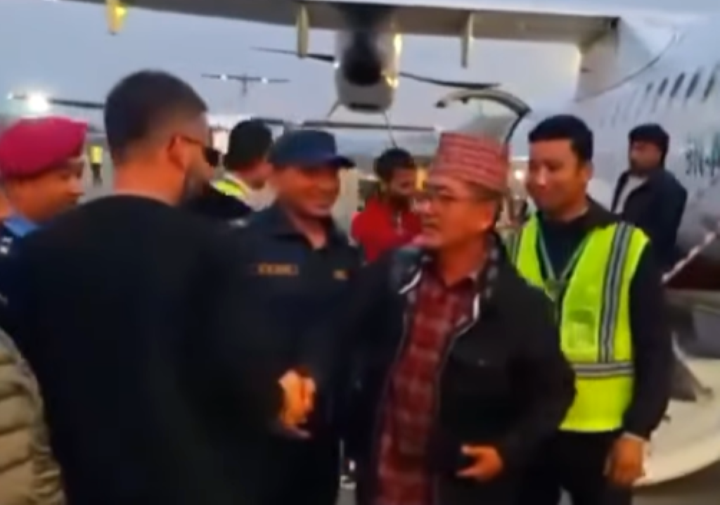 झापामा चुनावी सरगर्मी: बालेन र लिङ्देन एकसाथ चन्द्रगढी ओर्लिए