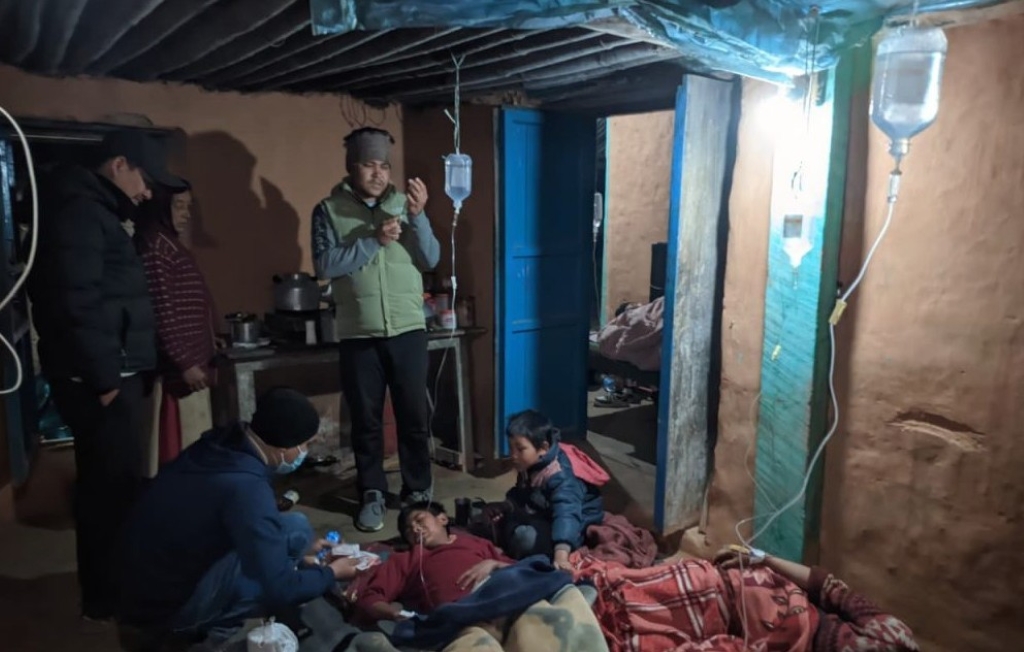 खोटाङमा बिहे भोजले १५० जना बिरामी, बेहुला-बेहुली पनि थला