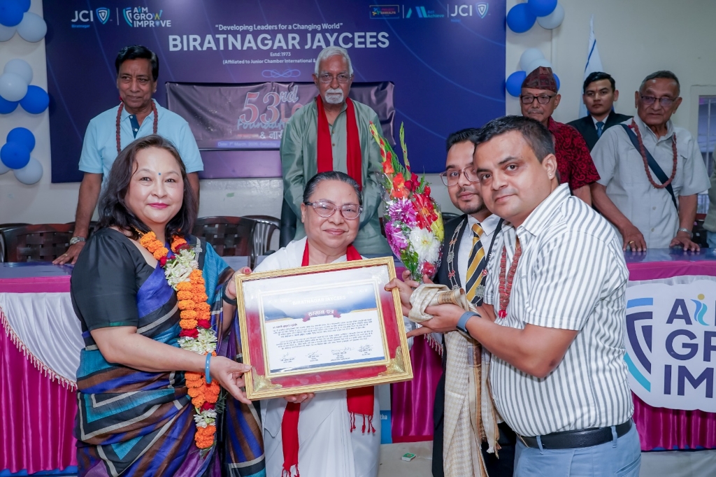 विराटनगर जेसीजको स्थापना दिवसमा स्त्रीरोग विशेषज्ञ डा. सुबेदी सम्मानित