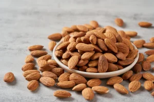 आफ्नो मष्तिस्क रक्षा गर्न बहुगुणी बदाम खानोस्
