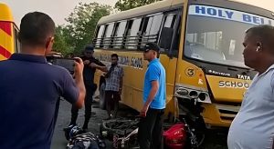 मेचीनगरमा बस र मोटरसाइकल ठोक्किँदा दुई जनाको मृत्यु